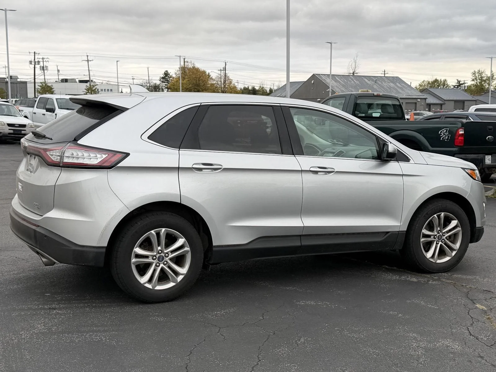 Used 2018 Ingot Silver Ford SEL image 4