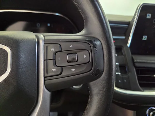 Used 2022 White GMC SLT image 27