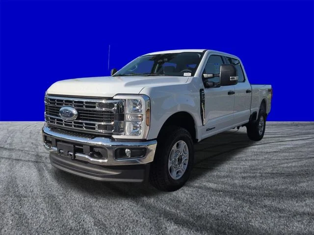 New 2026 Oxford White Ford F-250® XLT image 7