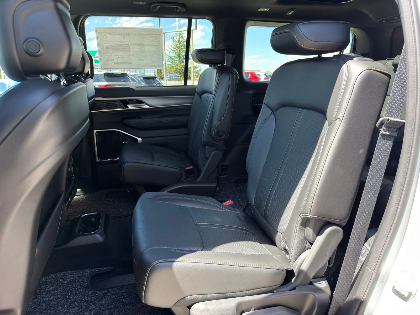 New 2026 Silver-Zynith Exterior Paint Jeep  image 30