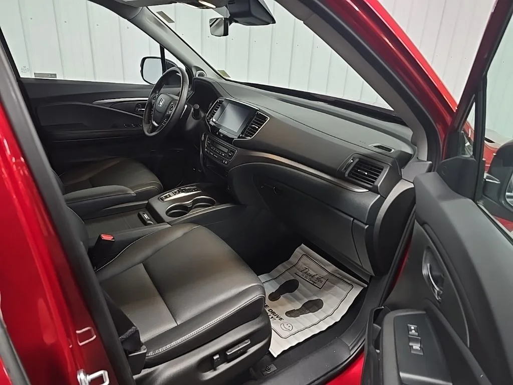 Used 2023 Red Honda RTL image 16