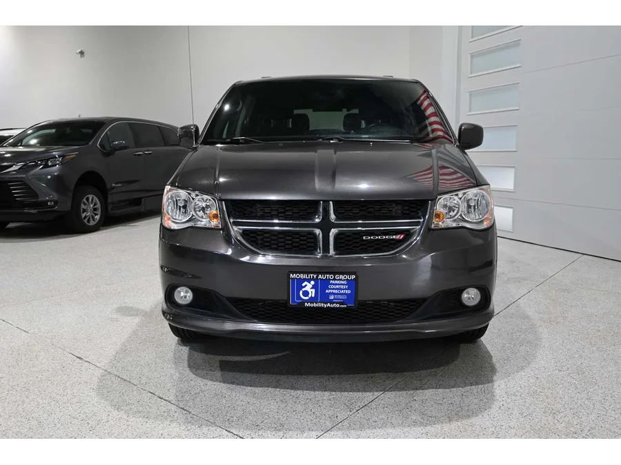 Used 2019 GRAY Dodge SXT Mobility Handicap Van image 4