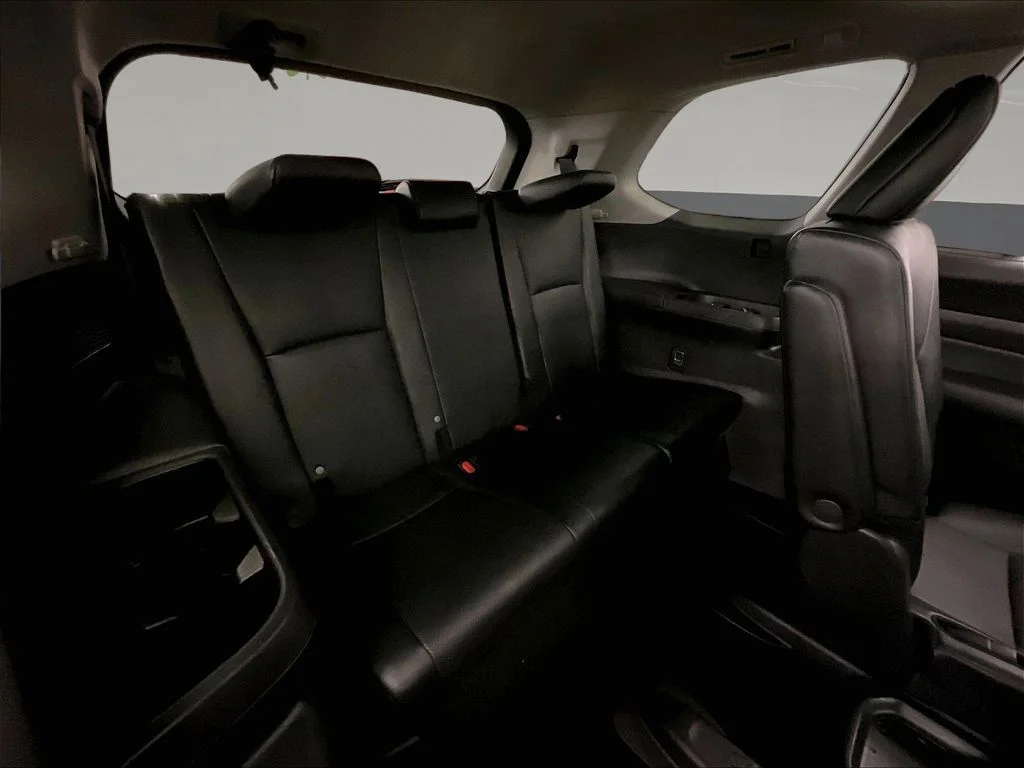 Used 2024 White Toyota XLE image 33