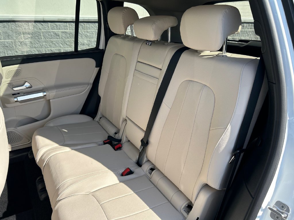New 2026 Polar White Mercedes-Benz GLB 250 image 25