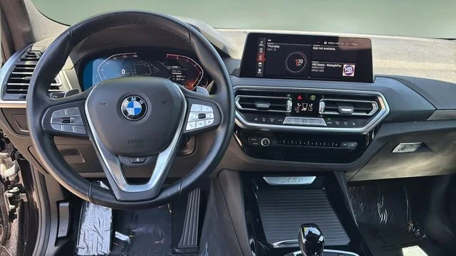 Used 2024 Black BMW xDrive30i image 10