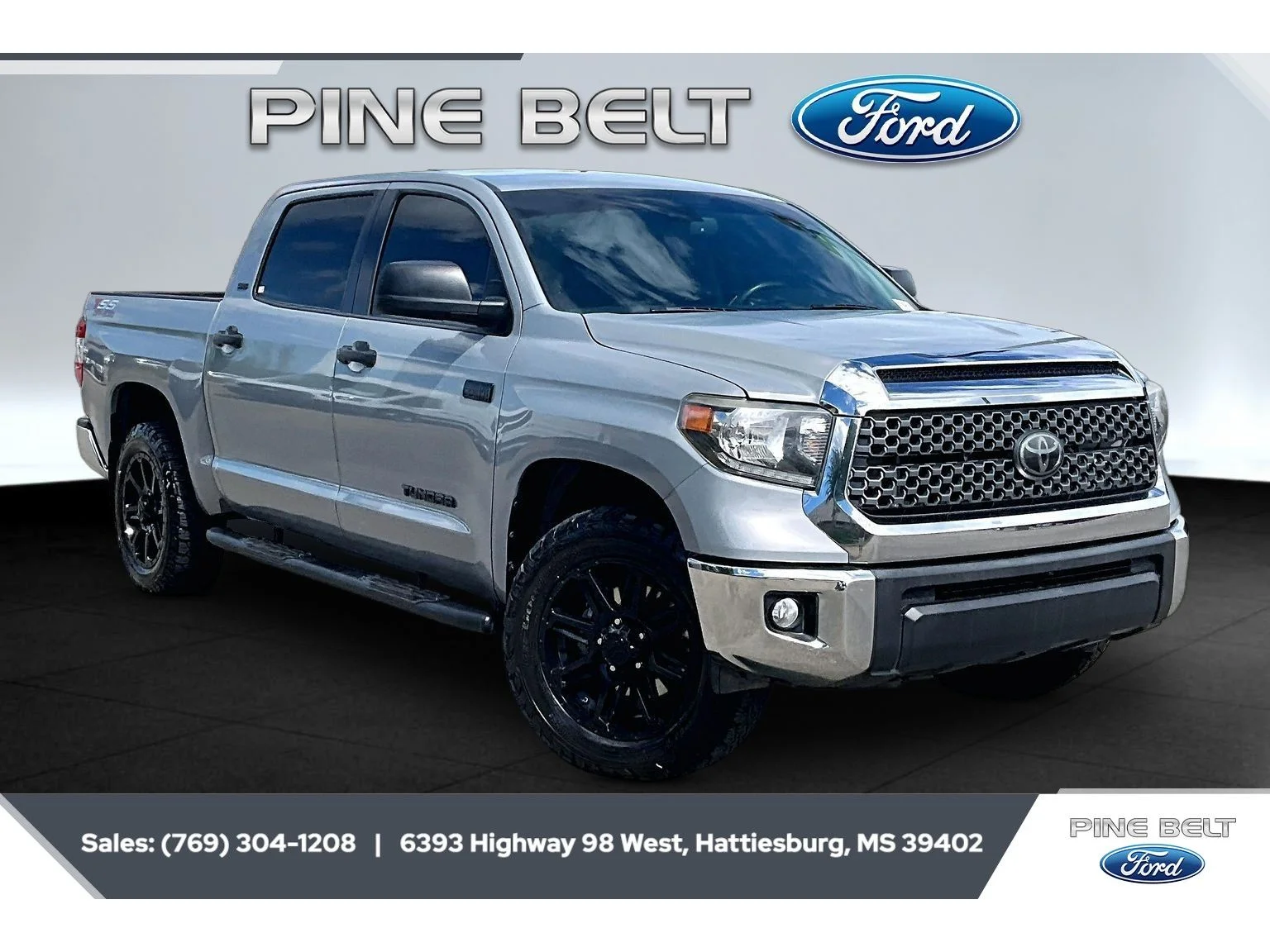 Used 2020 Cement Toyota SR5 image 1