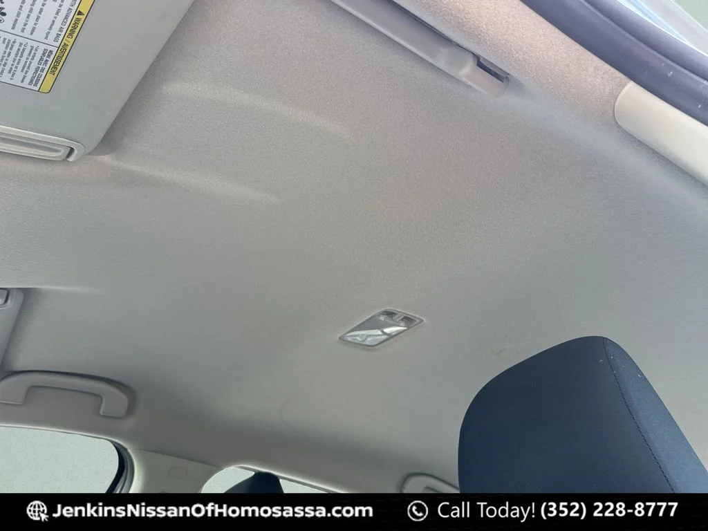 Used 2023 Silver Nissan 1.6 SV image 33