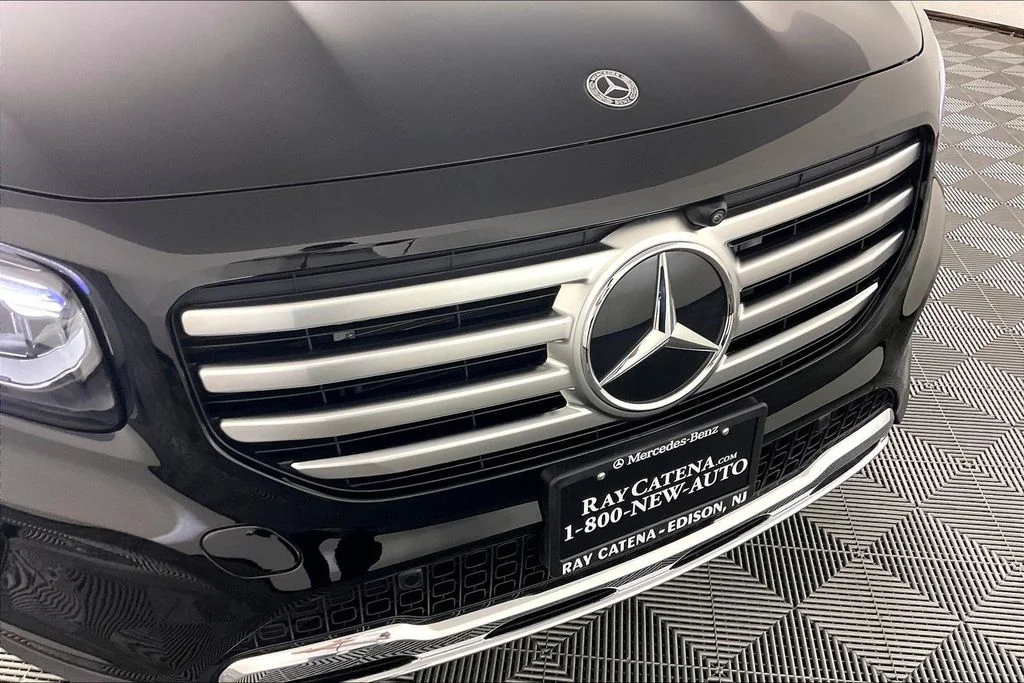 Used 2026 Black Mercedes-Benz GLB 250 image 23