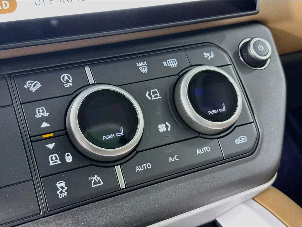 New 2026 Fuji White Land Rover S image 17