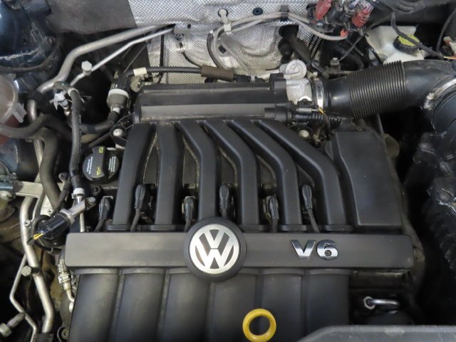 Used 2021 Blue Volkswagen 3.6L V6 SE w/Technology R-Line image 40