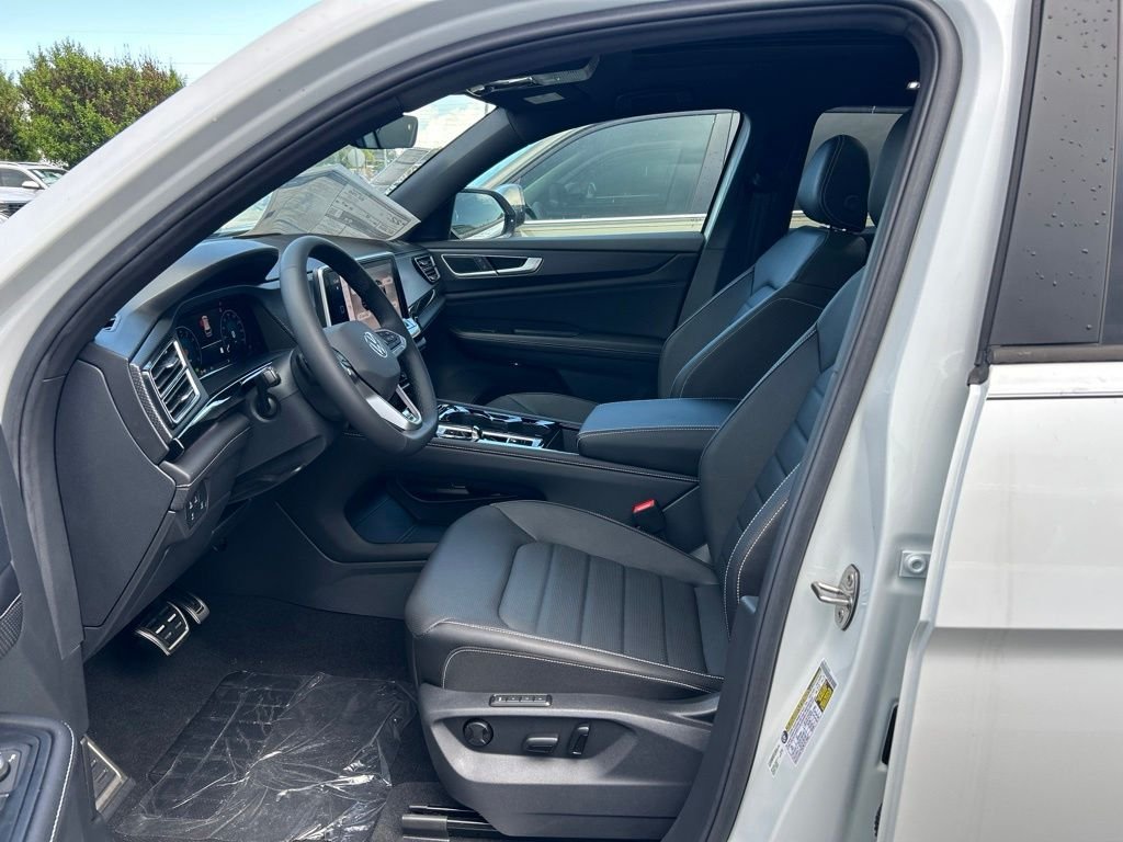 New 2026 White Volkswagen 2.0T SEL R-Line Black image 15