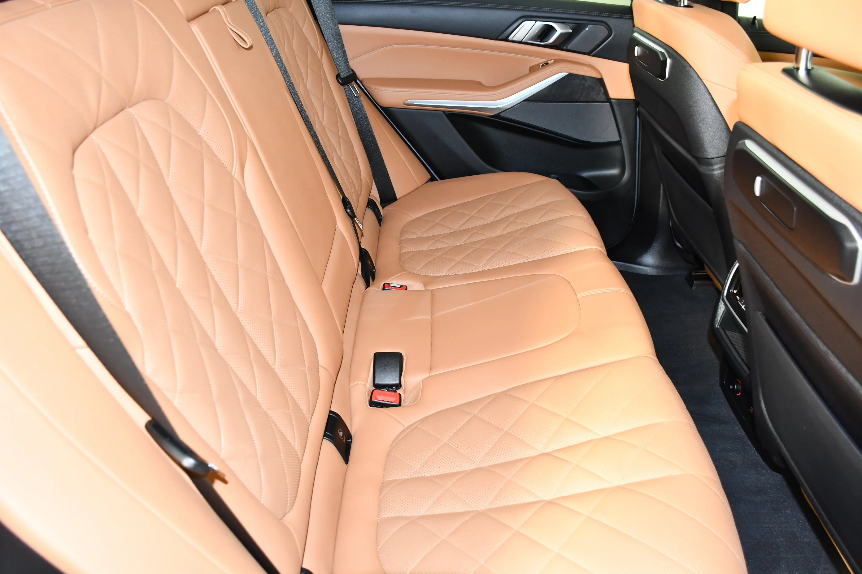 Used 2024 Skyscraper Grey Metallic BMW xDrive40i image 45