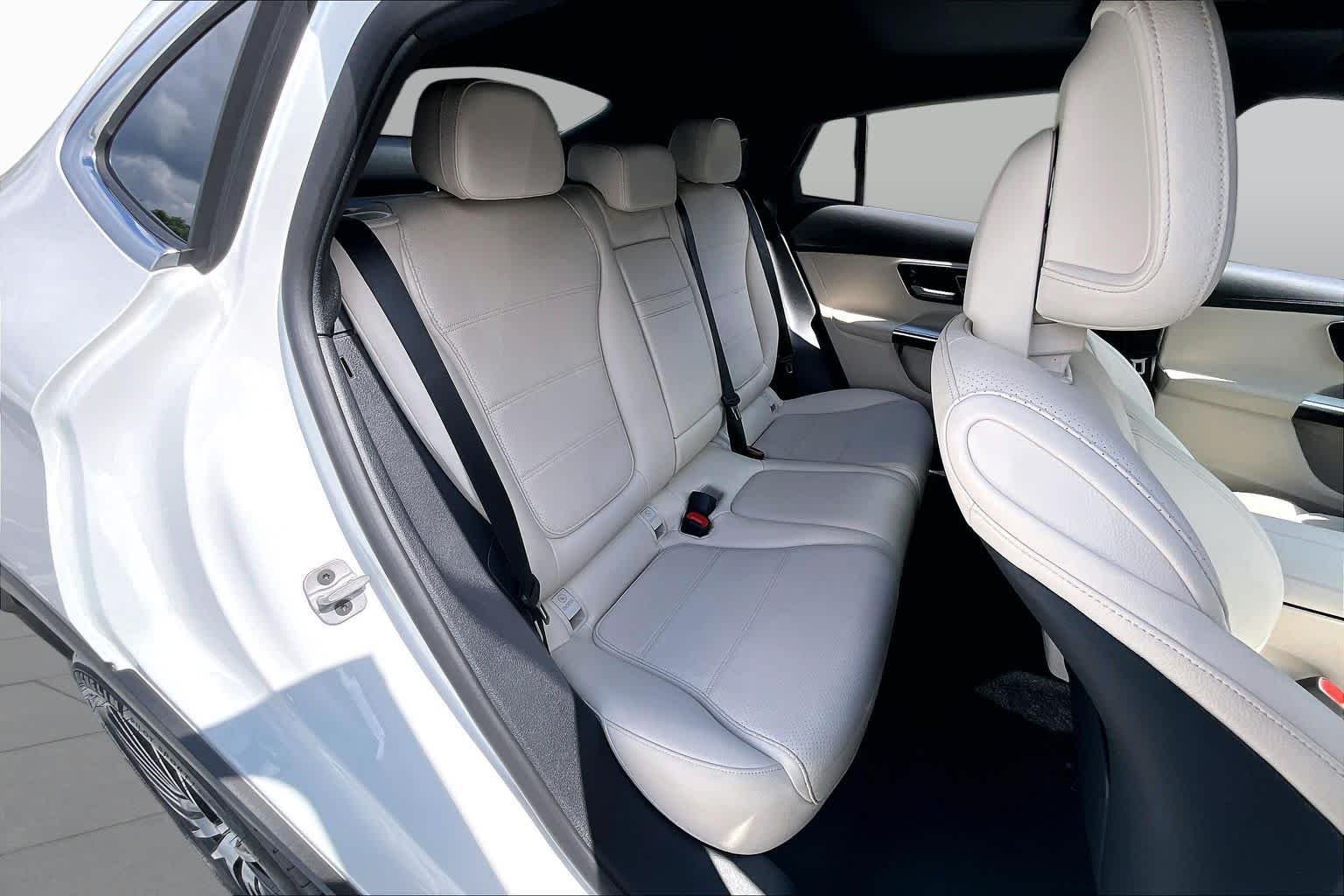 Used 2026 Polar White Mercedes-Benz GLC 300 image 20