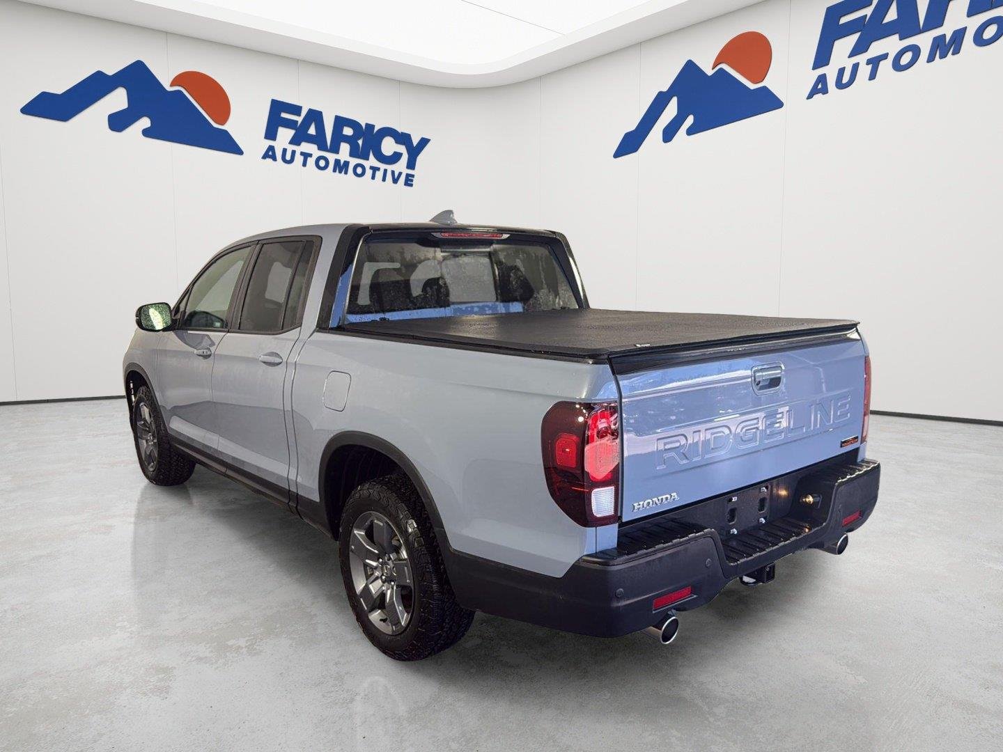 Used 2025 Sonic Gray Pearl Honda TrailSport image 8