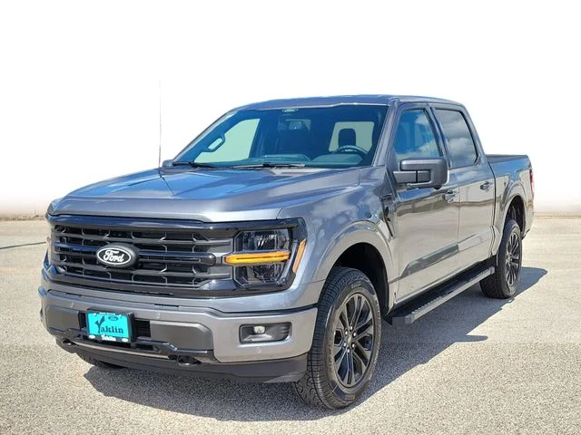 New 2026 Carbonized Gray Metallic Ford XLT image 2
