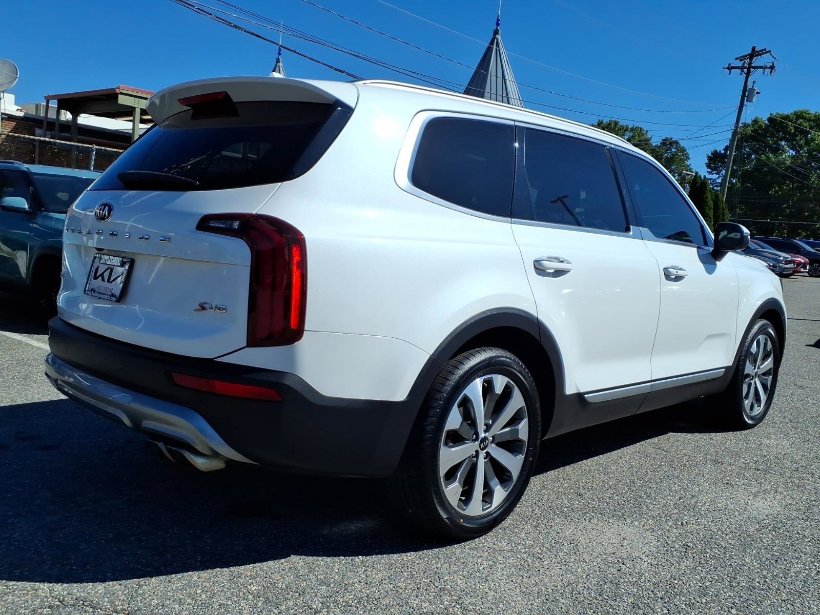 Used 2020 Snow White Pearl Kia S image 23