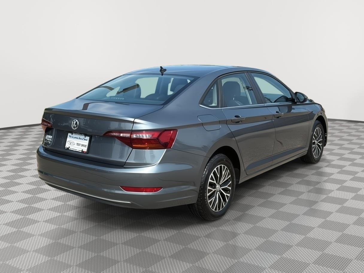 Used 2019 Platinum Gray Metallic Volkswagen SE image 5