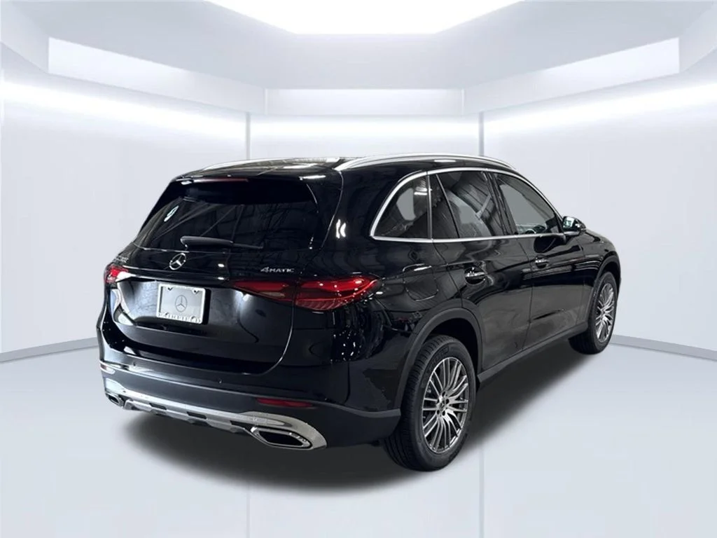 New 2026 Black Mercedes-Benz GLC 300 image 40