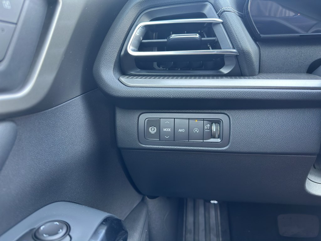 2027 Chevrolet Traverse LT - Photo 20