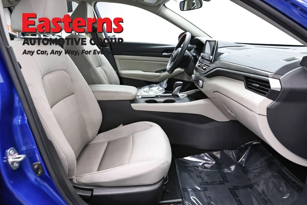 Used 2025 Blue Nissan 2.5 SV image 23