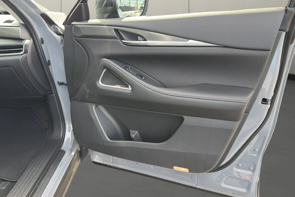 New 2027 HARBOR GRAY INFINITI Luxe FWD image 16