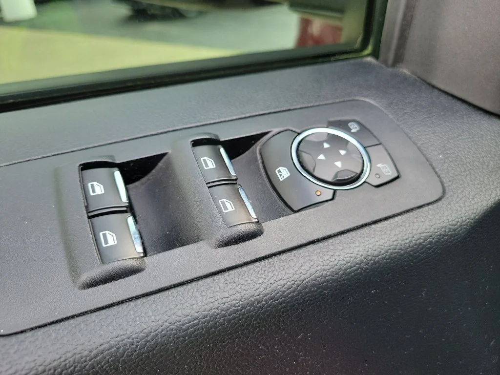 Used 2016 Red Ford XLT image 21