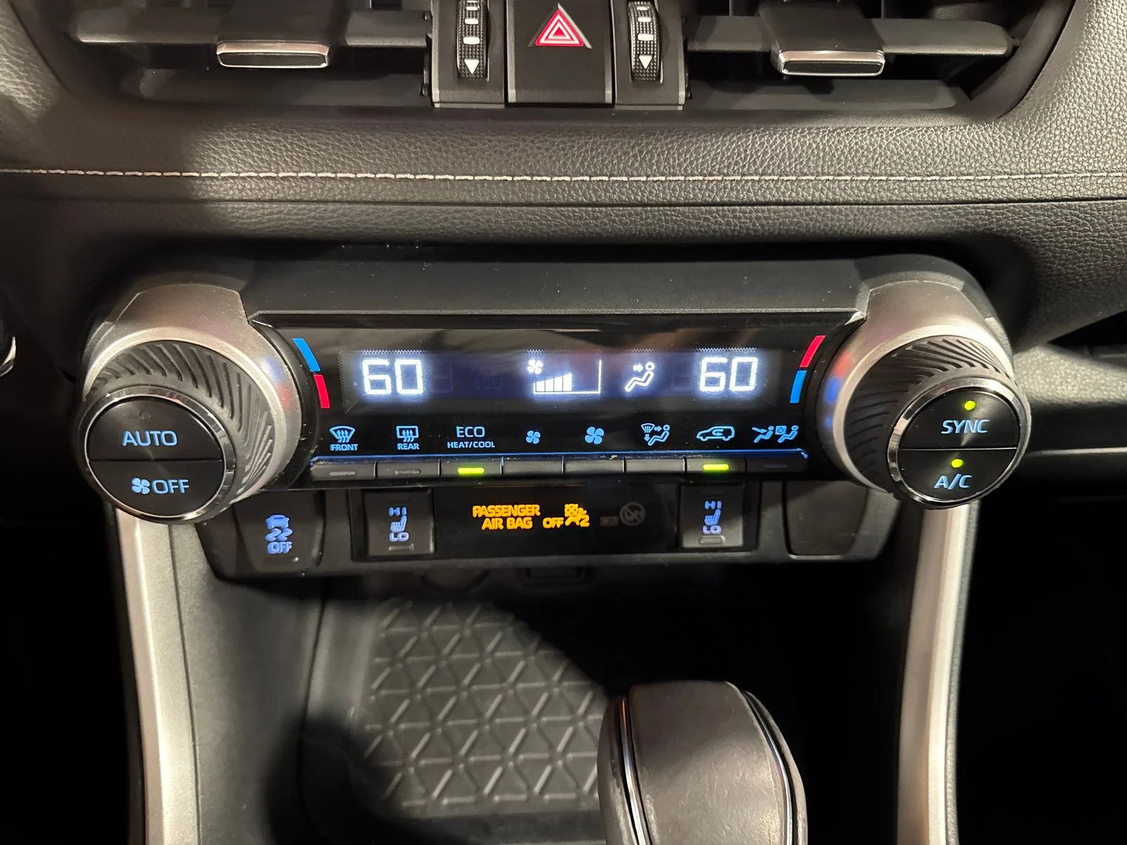 Used 2019 Silver Sky Metallic Toyota XLE Premium image 23