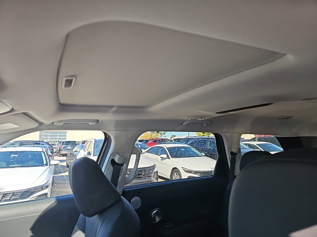 New 2027 Green Hyundai SEL Premium 7P image 28