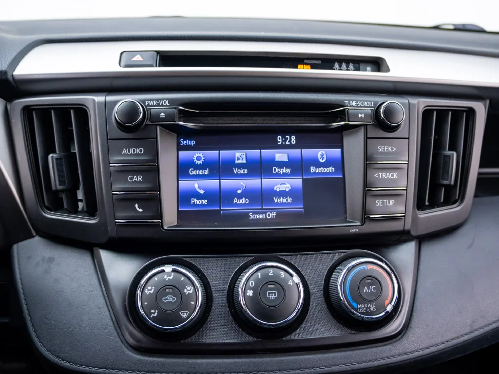 Used 2018 Gray Toyota LE image 26
