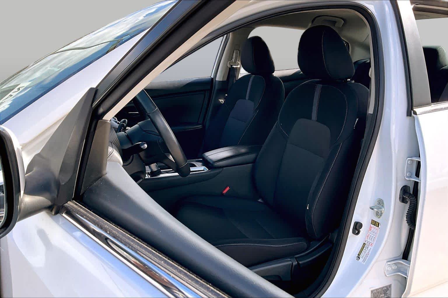 Used 2024 Aspen White Tricoat Nissan SV image 8