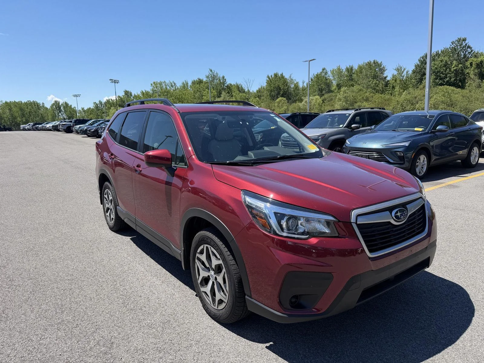 Used 2020  Subaru Premium image 2