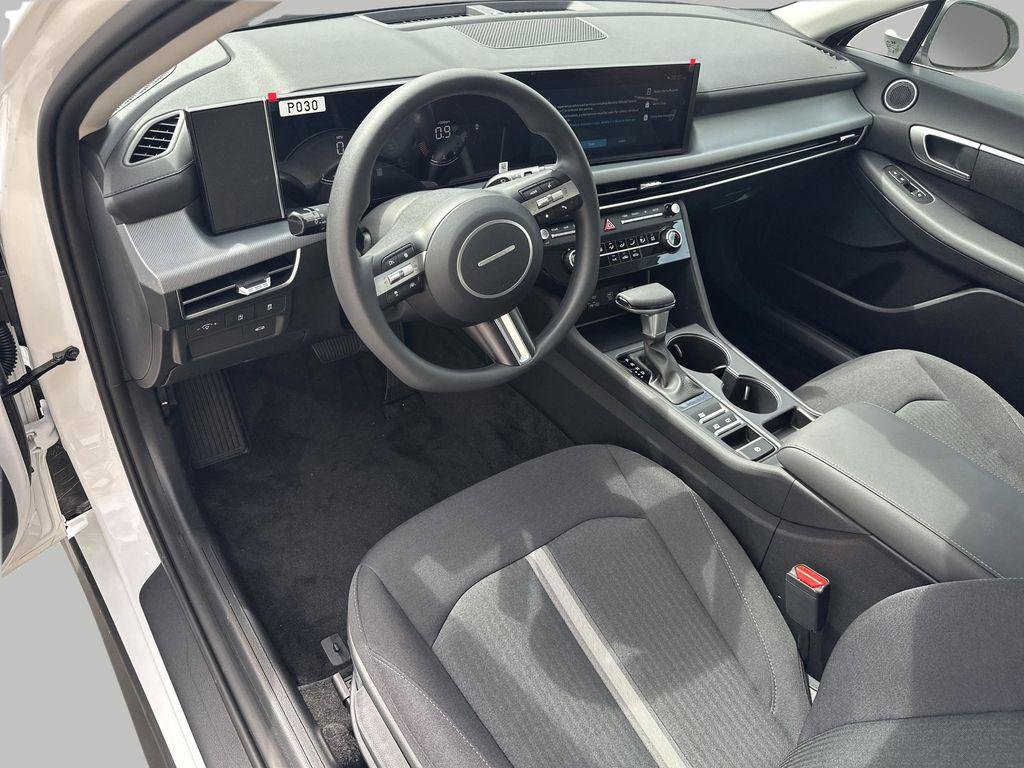New 2026 Serenity White Hyundai SE image 8
