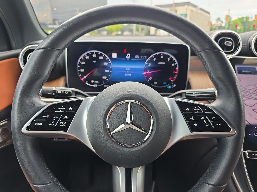 Certified Used 2024 White Mercedes-Benz GLC 300 image 20
