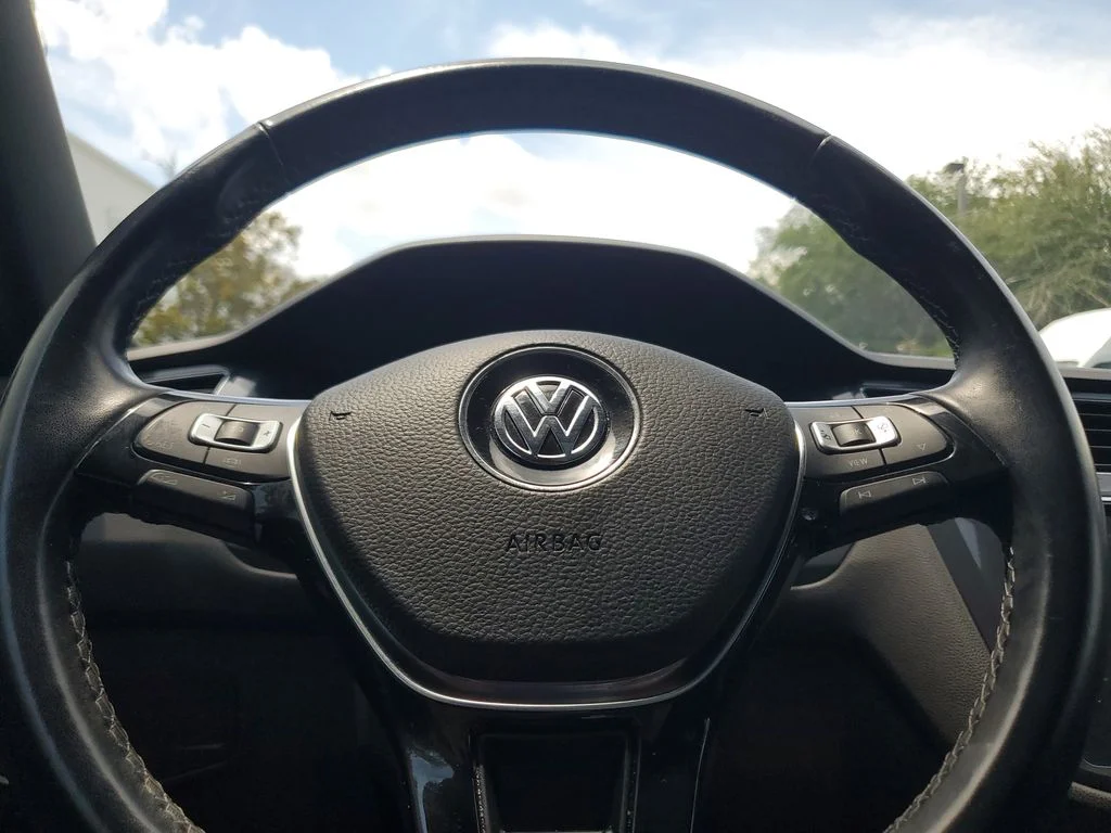 Used 2021 White Volkswagen 2.0T SE R-Line Black image 23