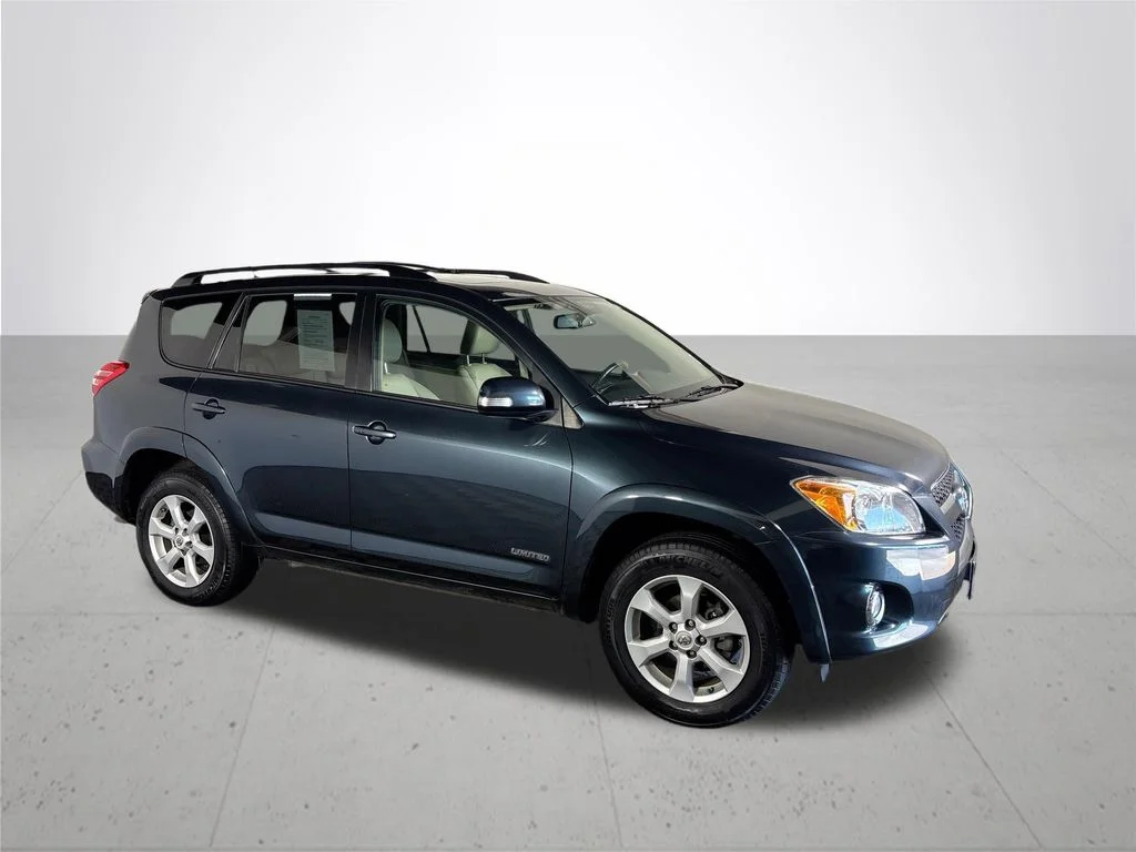 Used 2011 Green Toyota Limited image 4