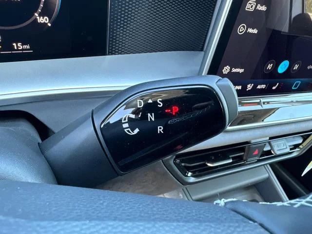 New 2026 Pure White Volkswagen 2.0T SE image 41