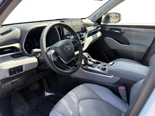 2024 Toyota Highlander Limited - Photo 12