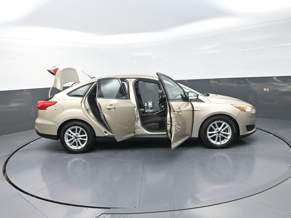 Used 2018 Gold Ford SE image 38
