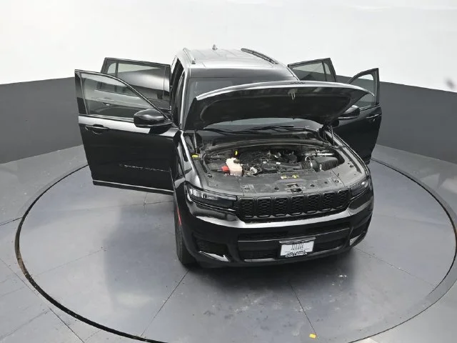 Used 2024 Black Jeep Altitude X image 33