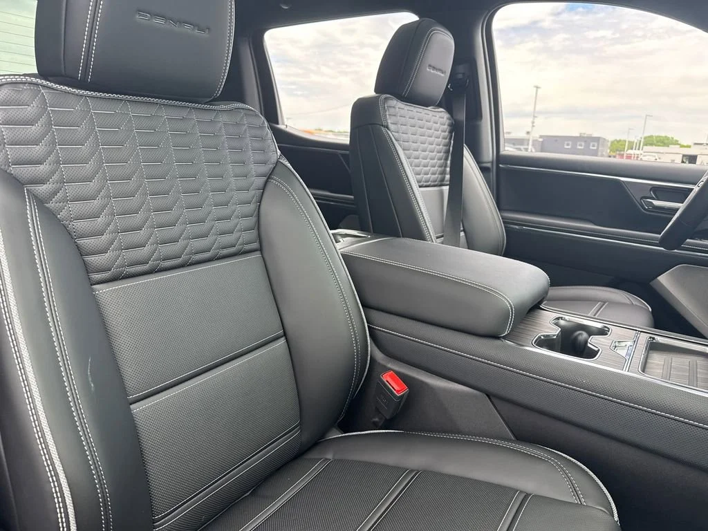 2025 GMC Sierra EV Denali - Photo 41