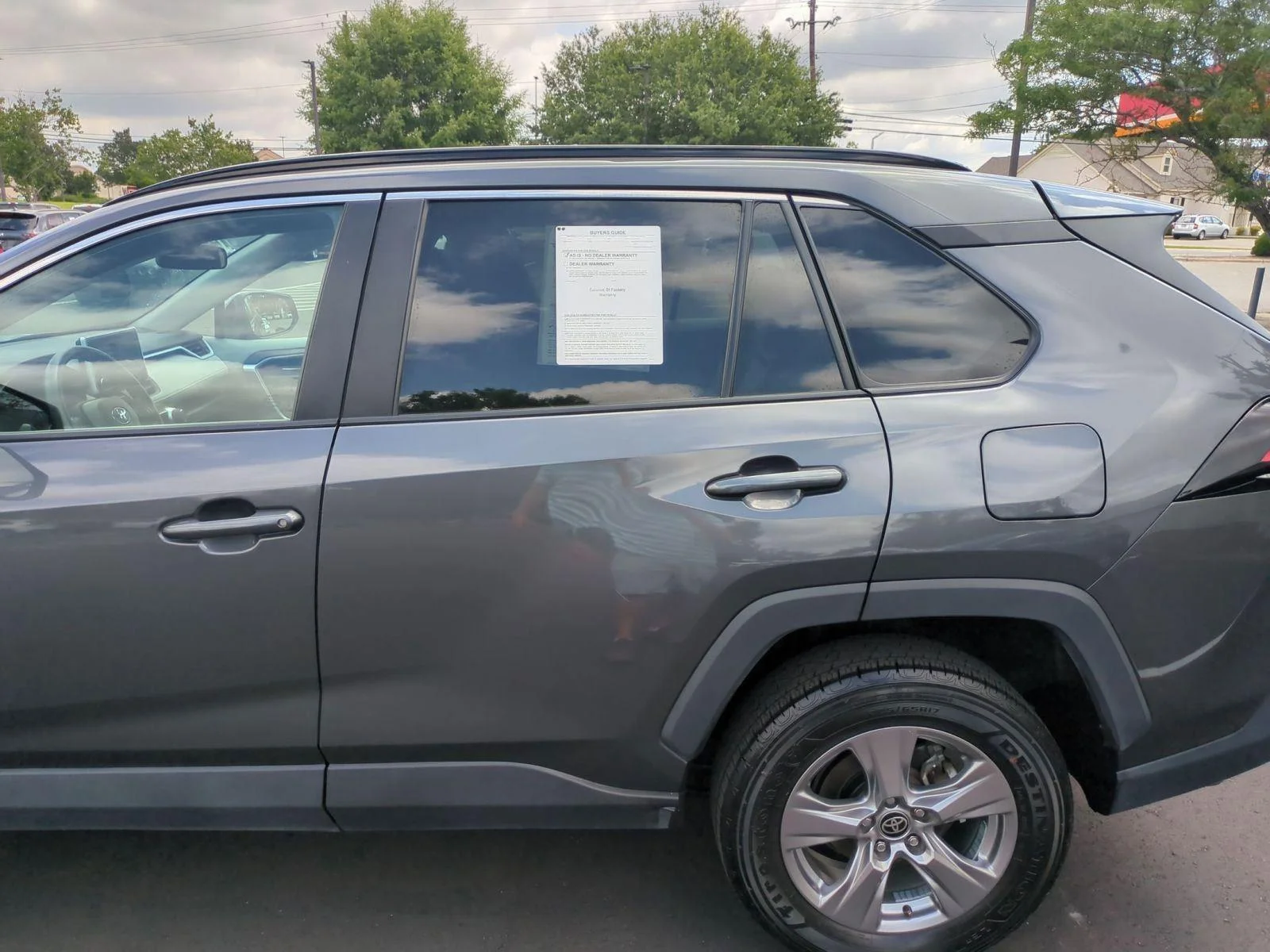 2024 Toyota RAV4 XLE - Photo 42