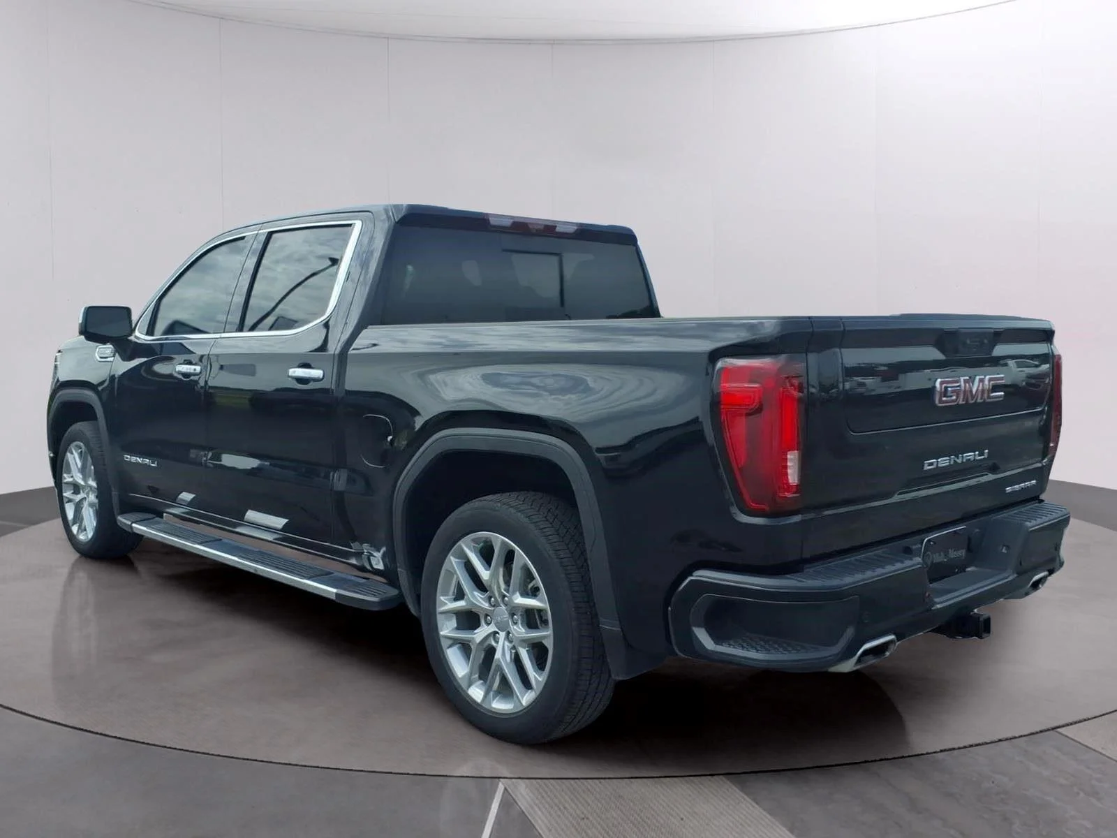 Used 2024 Onyx Black GMC Denali image 3