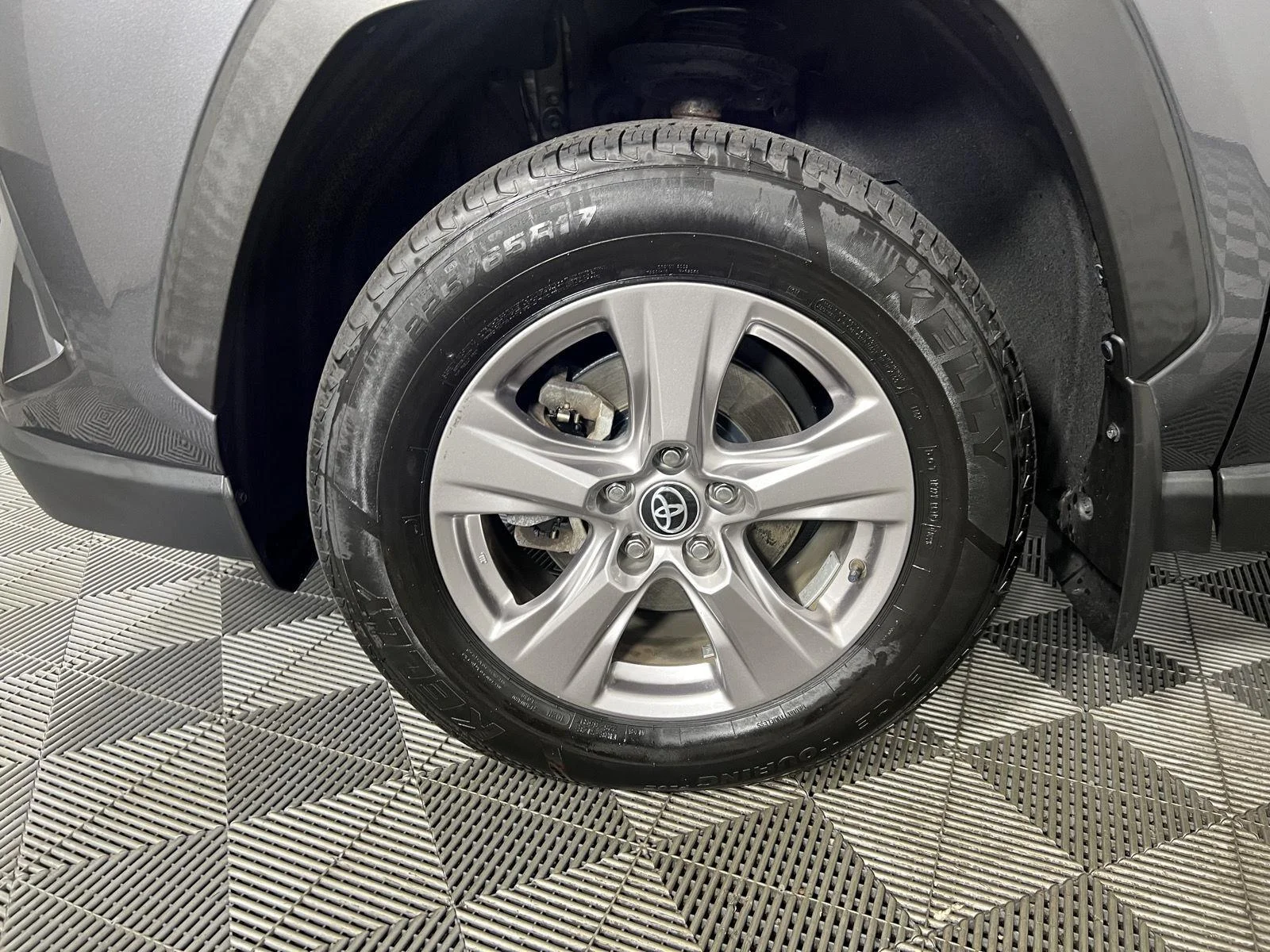 Used 2022  Toyota XLE image 39