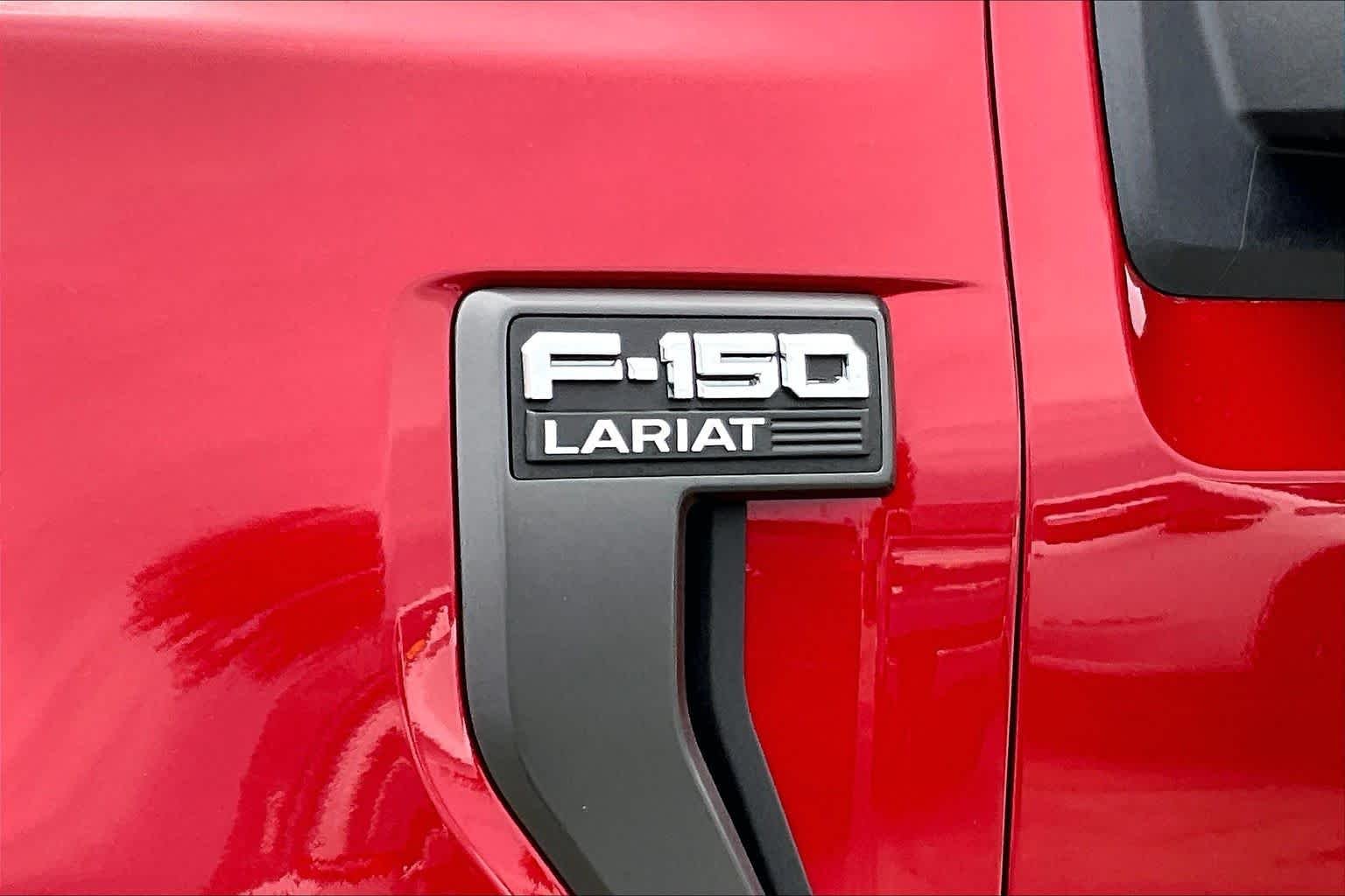 Used 2023 Rapid Red Metallic Tinted Clearcoat Ford LARIAT image 27