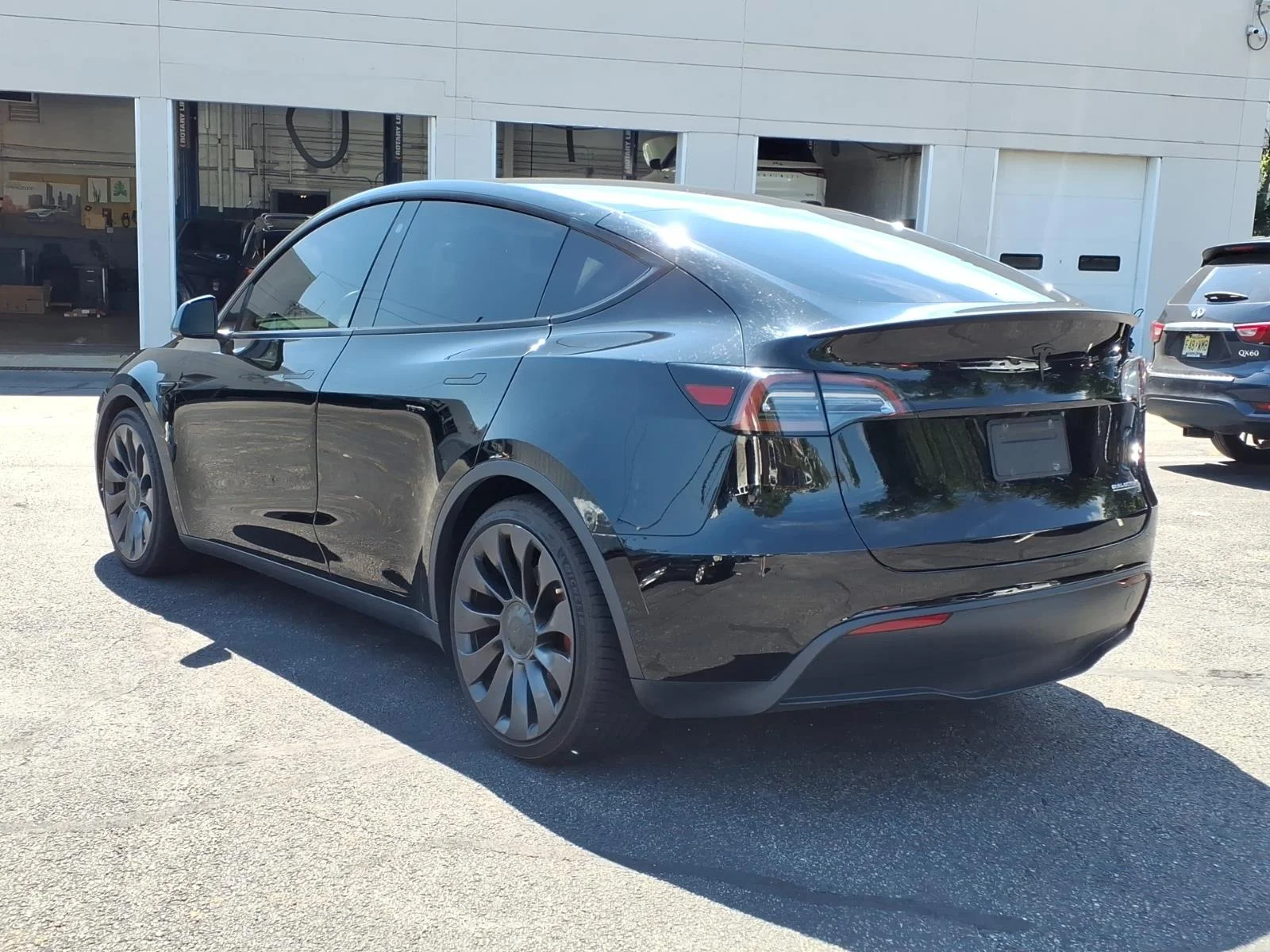 Used 2022 Black Tesla Performance image 8
