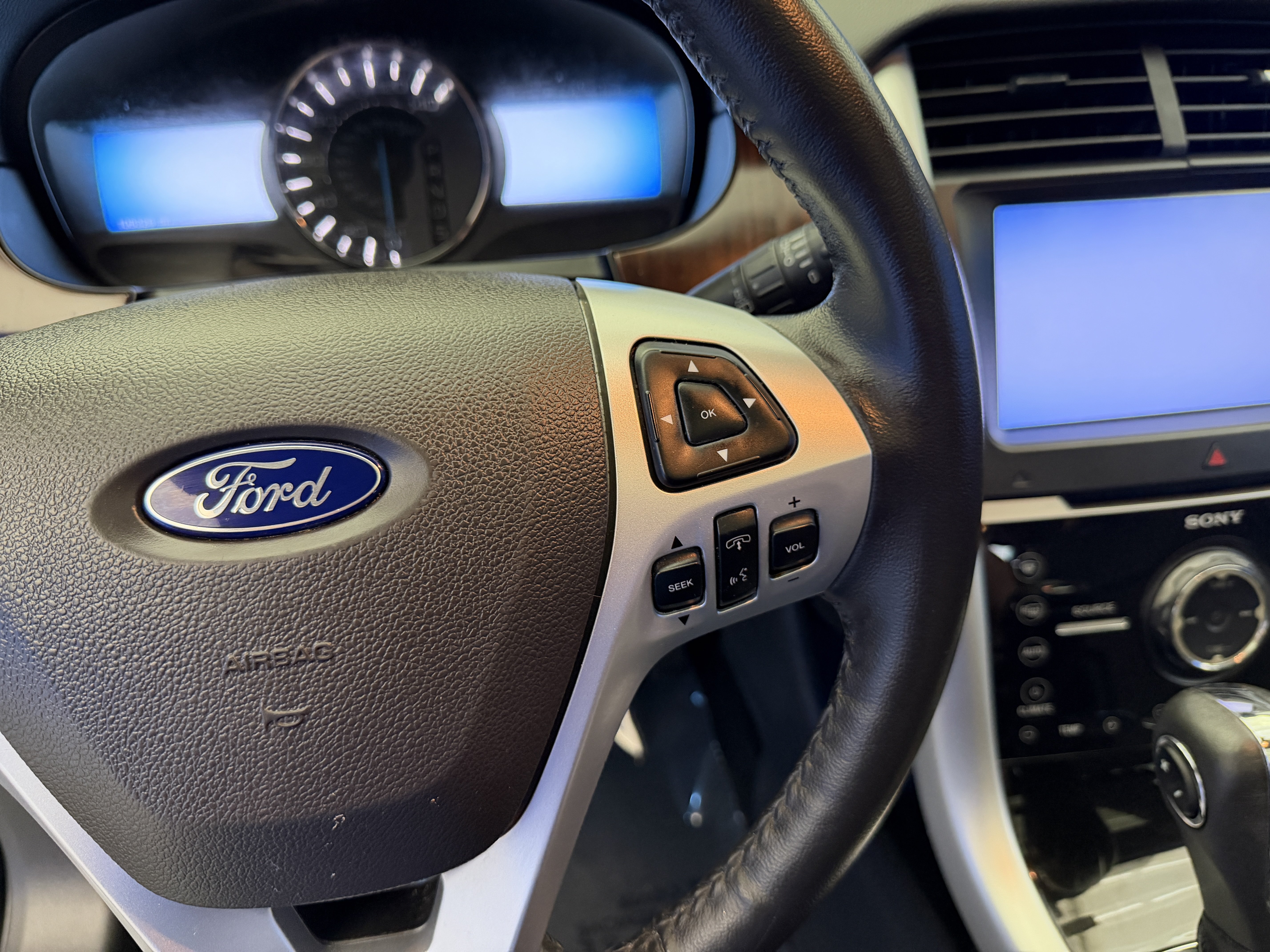 Used 2013 Tuxedo Black Metallic Ford Limited image 17