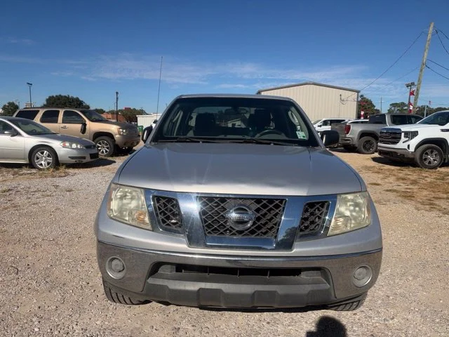 Used 2010 Silver Nissan SE image 4