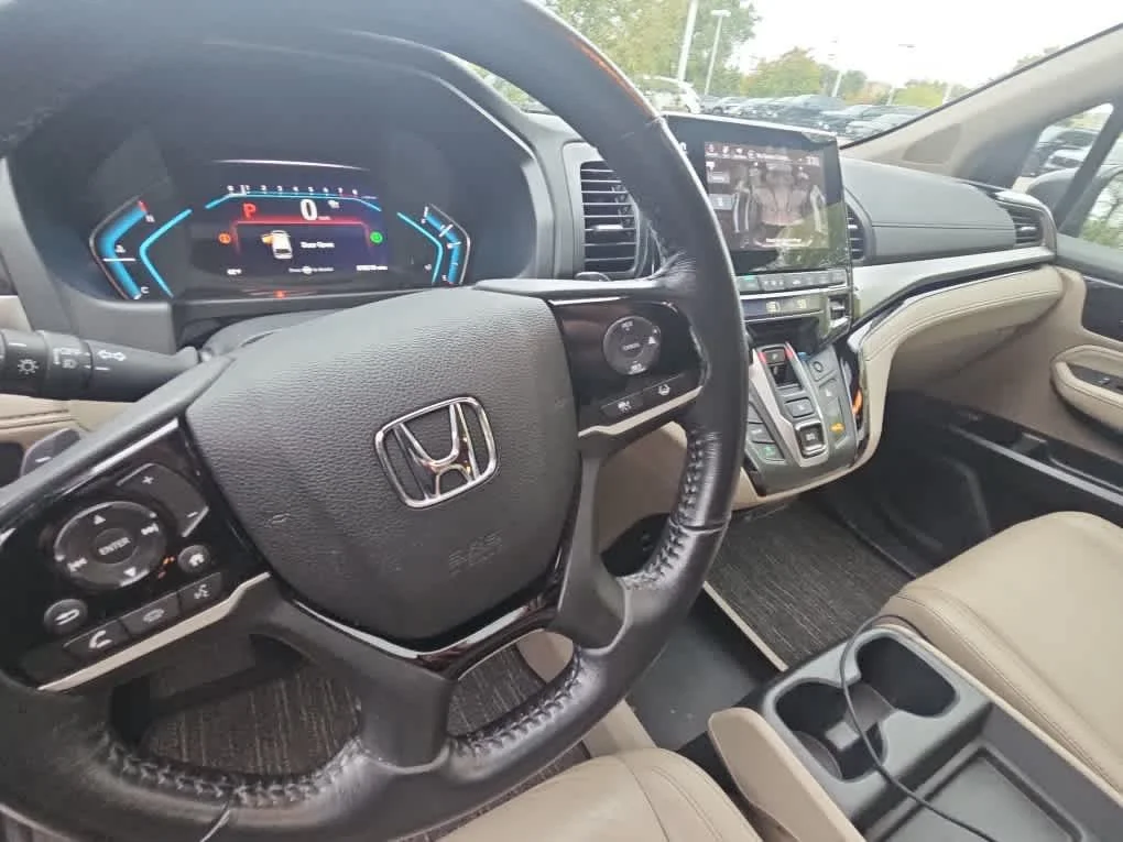 Certified Used 2021 Deep Scarlet Pearl Honda Touring image 7