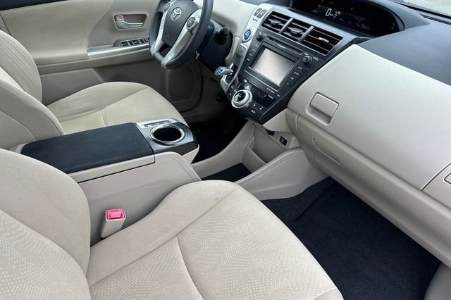 Used 2014 Beige Toyota Three image 19