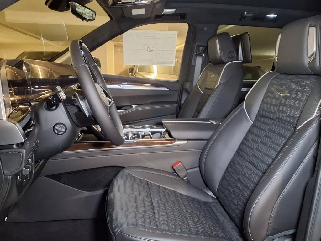 2027 Cadillac Escalade Platinum Sport - Photo 14